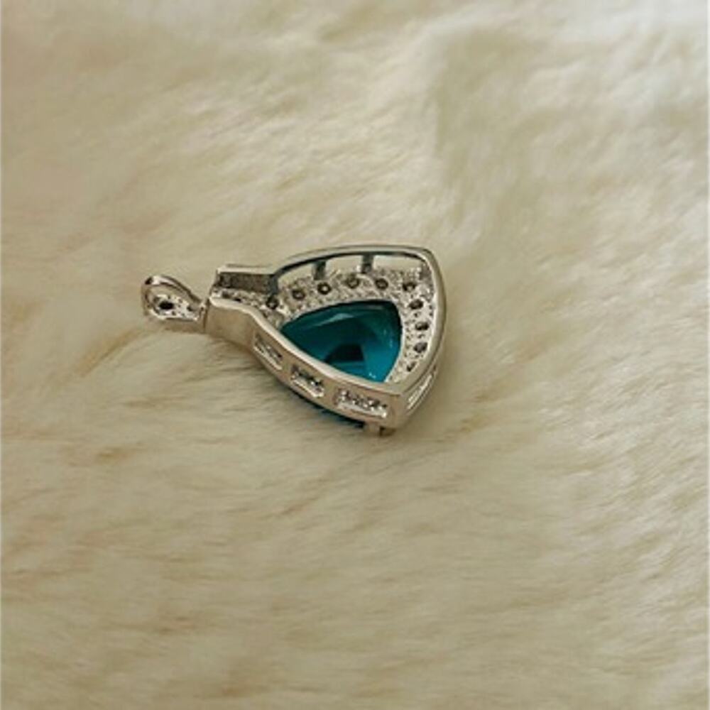 Gorgeous Blue Topaz (December Birthstone) Cubic Zirconia Jewelry Pendant - Picture 2 of 4